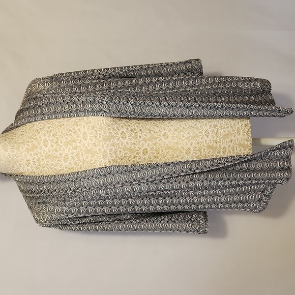 Chico's Travelers Open Front Open Weave 3/4 Sleeve Silvery Luster Mimi Jacket - Picture 7 of 11